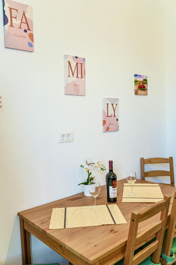 Hacienda Coltea - Cozy Old Town Apartaments บูคาเรสต์ ภายนอก รูปภาพ