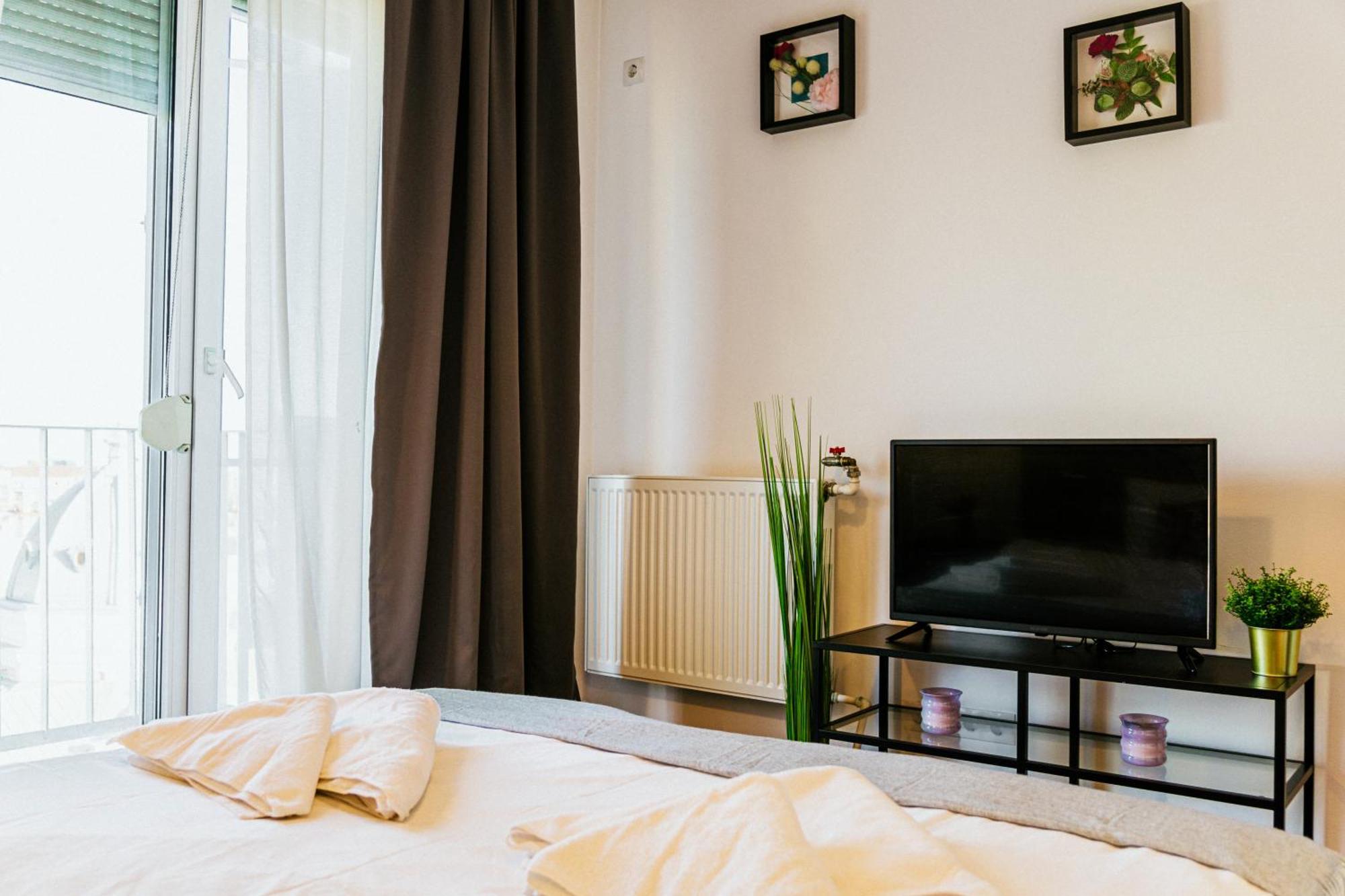 Hacienda Coltea - Cozy Old Town Apartaments บูคาเรสต์ ภายนอก รูปภาพ